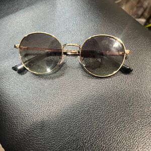LV Aura Round Sunglasses